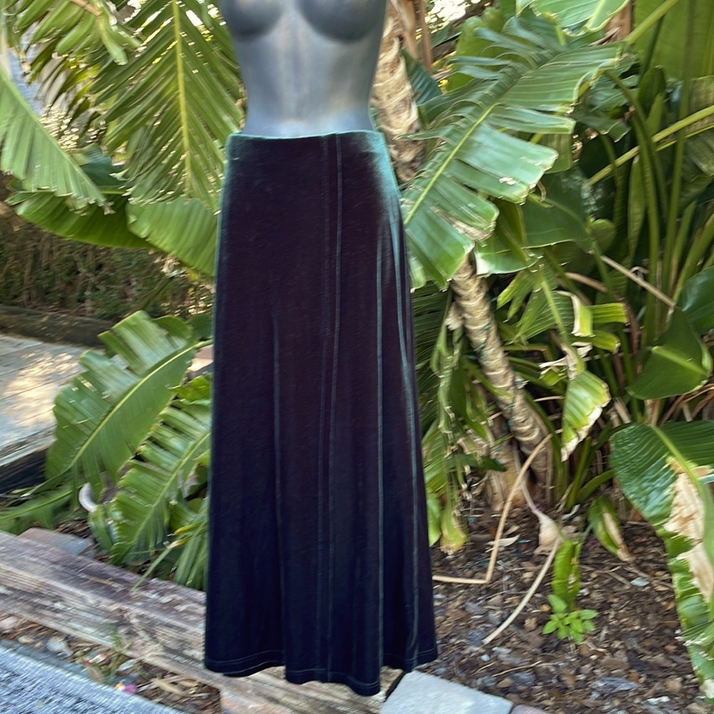 Jones, New York velvet skirt